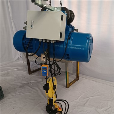 Stiepļu trošu pacēlājs